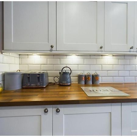 Tallets Apartment With Balcony & Parking Tewkesbury Exterior foto