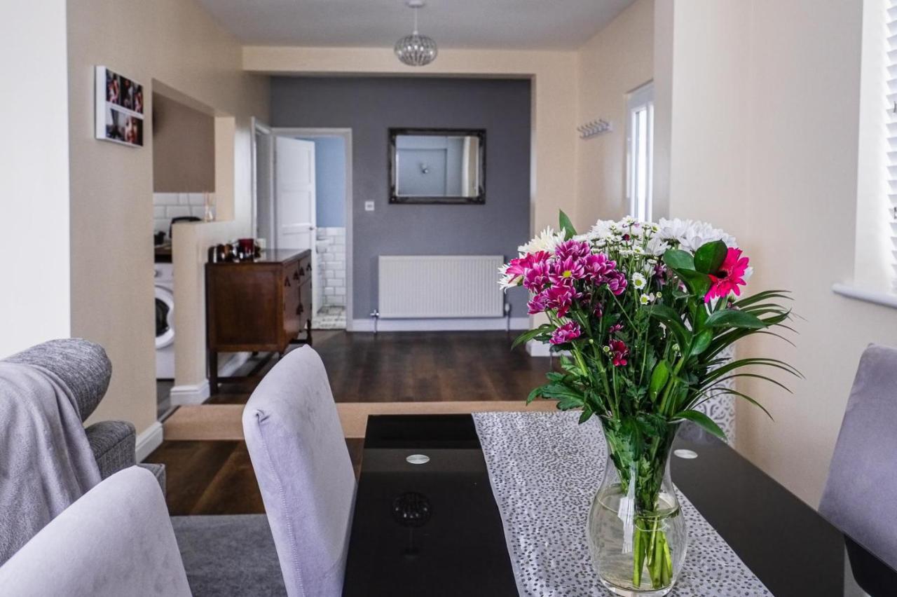 Tallets Apartment With Balcony & Parking Tewkesbury Exterior foto